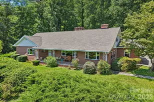 1404 Valmont Dr, Hendersonville, NC 28791 - Photo 1