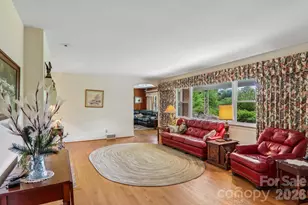 1404 Valmont Dr, Hendersonville, NC 28791 - Photo 7