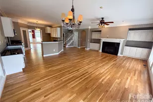 9721 Arlington Oaks Dr, Charlotte, NC 28227 - Photo 3