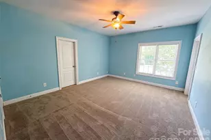 9721 Arlington Oaks Dr, Charlotte, NC 28227 - Photo 7