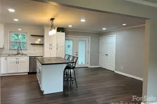 1807 Forest Hills Park SW, Lenoir, NC 28645 - Photo 5