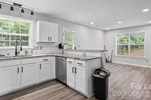 3320 Whitebridge Ln, Charlotte, NC 28262 - Photo 19