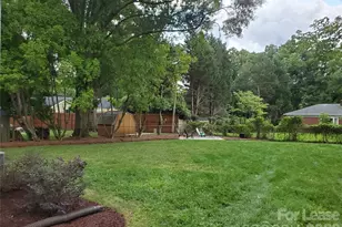 1338 Dresden Dr W, Charlotte, NC 28205 - Photo 15