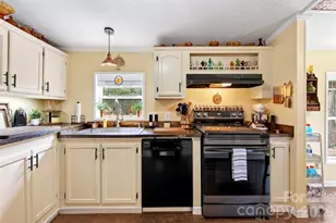 26 Sweet Briar Path Way, Hendersonville, NC 28792 - Photo 9
