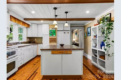 152 E Marshall Street, Waynesville, NC 28786 - Photo 7