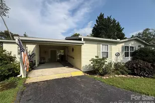 227 Cranbrook Cir, Hendersonville, NC 28792 - Photo 3