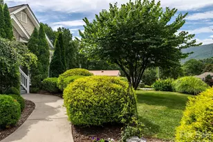 125 Craggy St, Black Mountain, NC 28711 - Photo 7