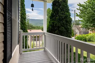 125 Craggy St, Black Mountain, NC 28711 - Photo 9