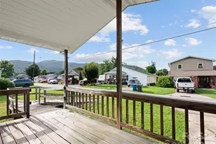 39 Spruce St, Waynesville, NC 28786 - Photo 21
