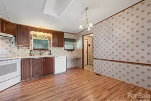 39 Spruce St, Waynesville, NC 28786 - Photo 9