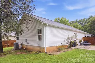 1003 Adams St, Statesville, NC 28677 - Photo 25
