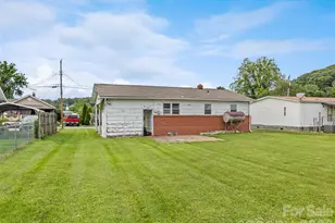 57 Spruce St, Waynesville, NC 28786 - Photo 17
