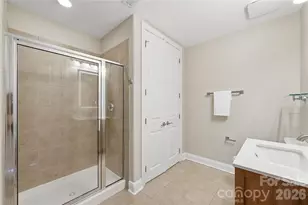 4625 Piedmont Row Dr, Charlotte, NC 28210 - Photo 19