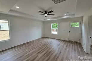 911 Hill St, Albemarle, NC 28001 - Photo 5