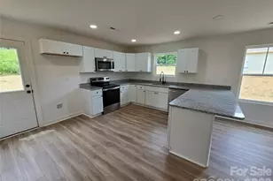 911 Hill St, Albemarle, NC 28001 - Photo 11