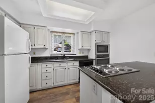 1736 12th St NE, Hickory, NC 28601 - Photo 21