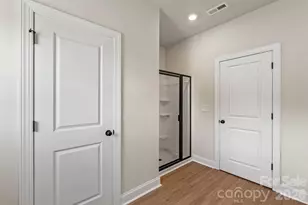 8121 Cravat Ct, Charlotte, NC 28215 - Photo 19