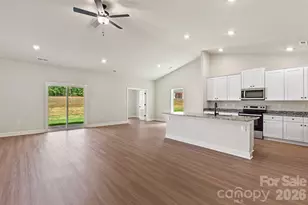 8121 Cravat Ct, Charlotte, NC 28215 - Photo 5