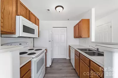 3965 Mohawk Court, Charlotte, NC 28215 - Photo 7