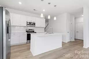 4013 Juno Dr, Charlotte, NC 28215 - Photo 9