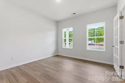 4013 Juno Drive, Charlotte, NC 28215 - Photo 5