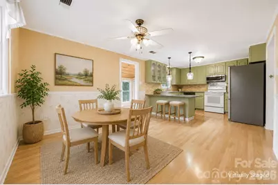3233 26th Street NE, Hickory, NC 28601 - Photo 9