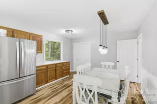 3020 Chestnut Tree Rd, Hendersonville, NC 28792 - Photo 15