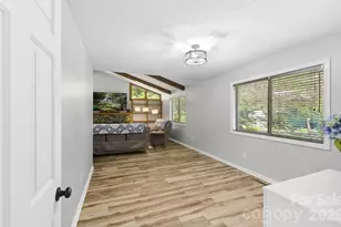 3020 Chestnut Tree Rd, Hendersonville, NC 28792 - Photo 9