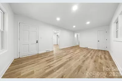 2500 Markham Court, Charlotte, NC 28205 - Photo 3