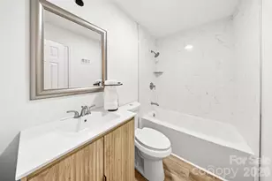 2500 Markham Ct, Charlotte, NC 28205 - Photo 11