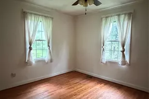 1132 S Rutherford St, Blacksburg, SC 29702 - Photo 9