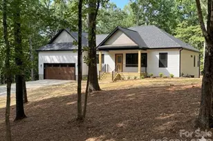 644 Roxboro Dr, Mount Gilead, NC 27306 - Photo 1