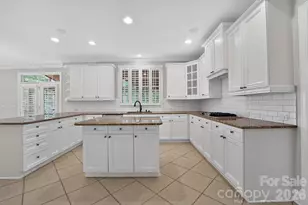 105 Castlestone Ln, Matthews, NC 28104 - Photo 7