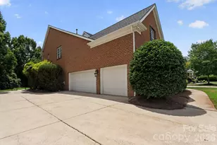 105 Castlestone Ln, Matthews, NC 28104 - Photo 3