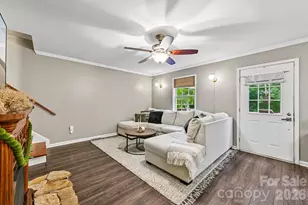 8658 Dog Leg Rd, Sherrills Ford, NC 28673 - Photo 9