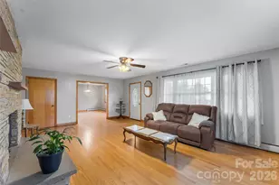8647 US 221 Hwy N, Marion, NC 28752 - Photo 5