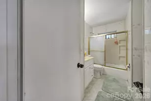 6010 Red Carriage Ln, Charlotte, NC 28212 - Photo 11