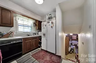 6010 Red Carriage Ln, Charlotte, NC 28212 - Photo 7