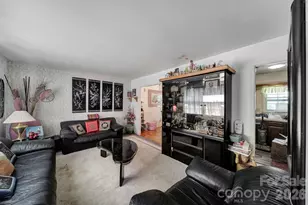 6010 Red Carriage Ln, Charlotte, NC 28212 - Photo 3