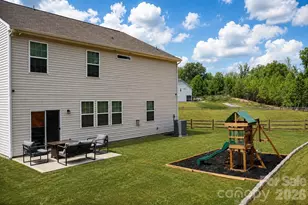378 Kennerly Center Dr, Mooresville, NC 28115 - Photo 3