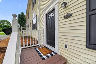 1057 19th St NE, Hickory, NC 28601 - Photo 3