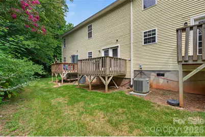1057 19th Street NE, Hickory, NC 28601 - Photo 5