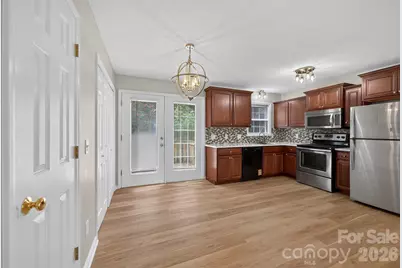 1057 19th Street NE, Hickory, NC 28601 - Photo 11