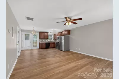 1057 19th Street NE, Hickory, NC 28601 - Photo 7