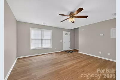 1057 19th Street NE, Hickory, NC 28601 - Photo 9