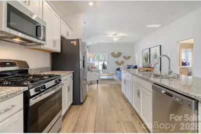 4016 Juno Drive, Charlotte, NC 28215 - Photo 13