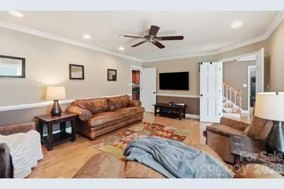 201 Wainsley Place, Matthews, NC 28105 - Photo 9