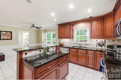 201 Wainsley Place, Matthews, NC 28105 - Photo 17