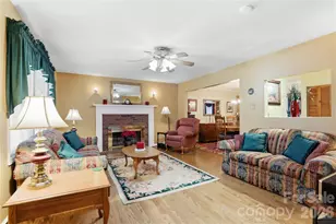 140 Eastwood Dr, Statesville, NC 28625 - Photo 3
