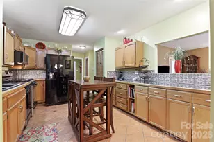 140 Eastwood Dr, Statesville, NC 28625 - Photo 7